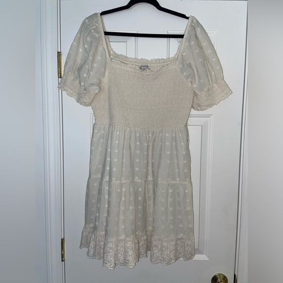 American Eagle Outfitters Dresses & Skirts - American Eagle Women’s XL Lace Trim Cream Puff Sleeve Dress